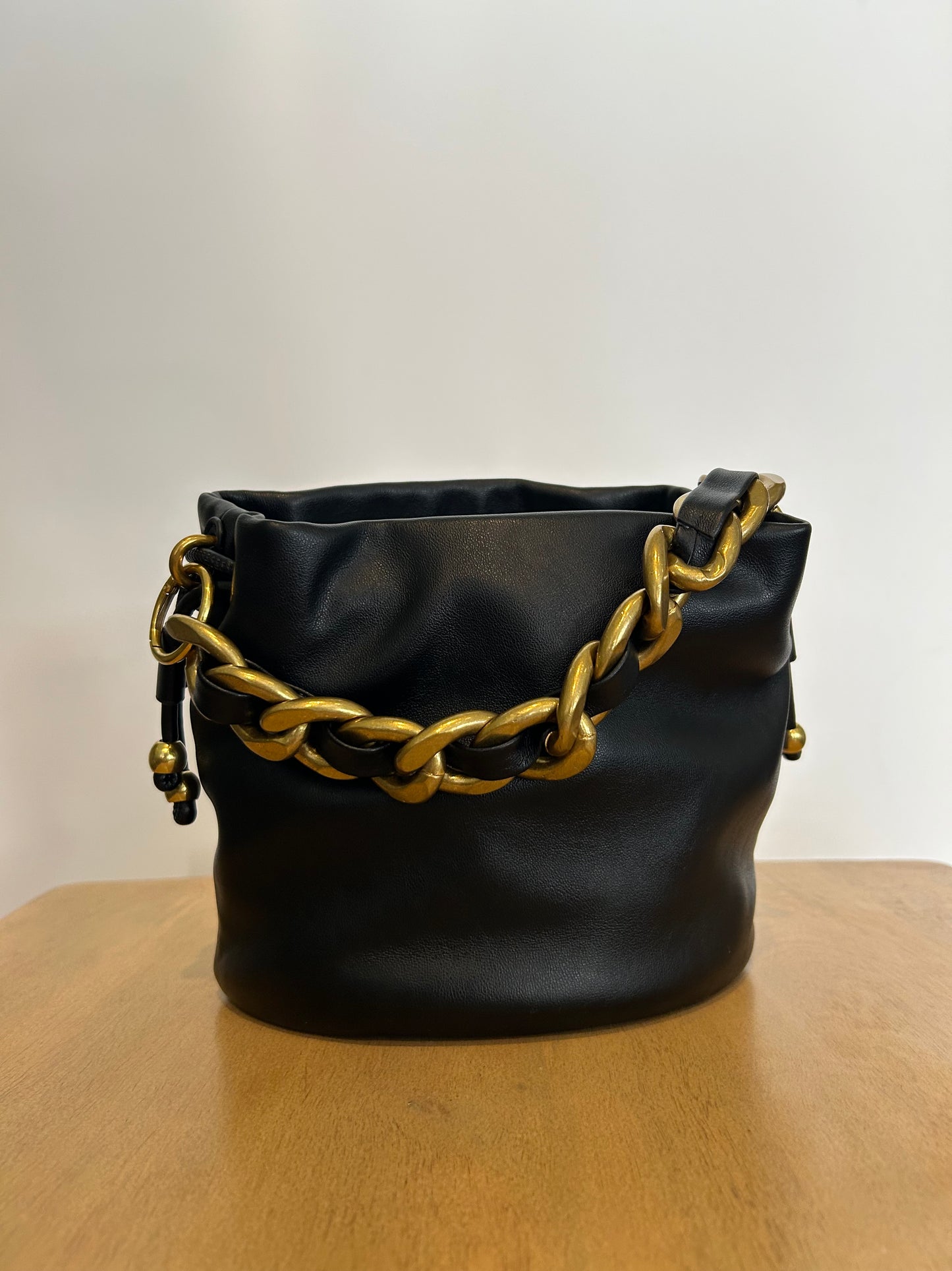 Chain Strap Bucket Bag