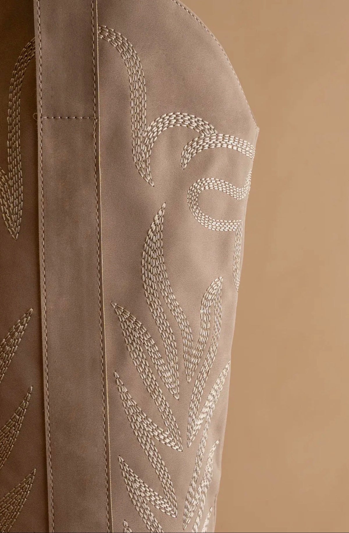 Samara Cedar Wood Boot