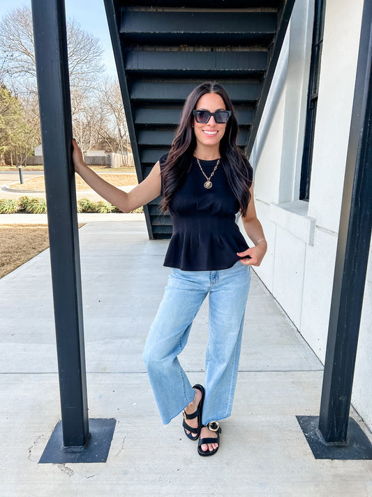 It's A Cinch Top Black